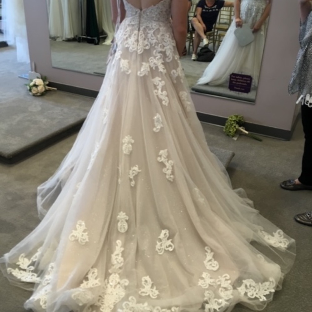 Essence of Australia Wedding Dress D2363